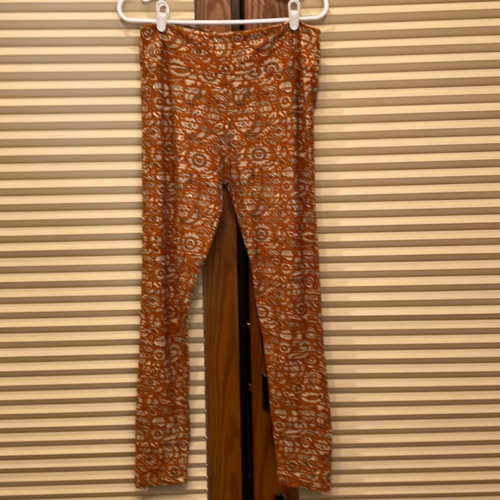 LuLaRoe tall and curvy leggings